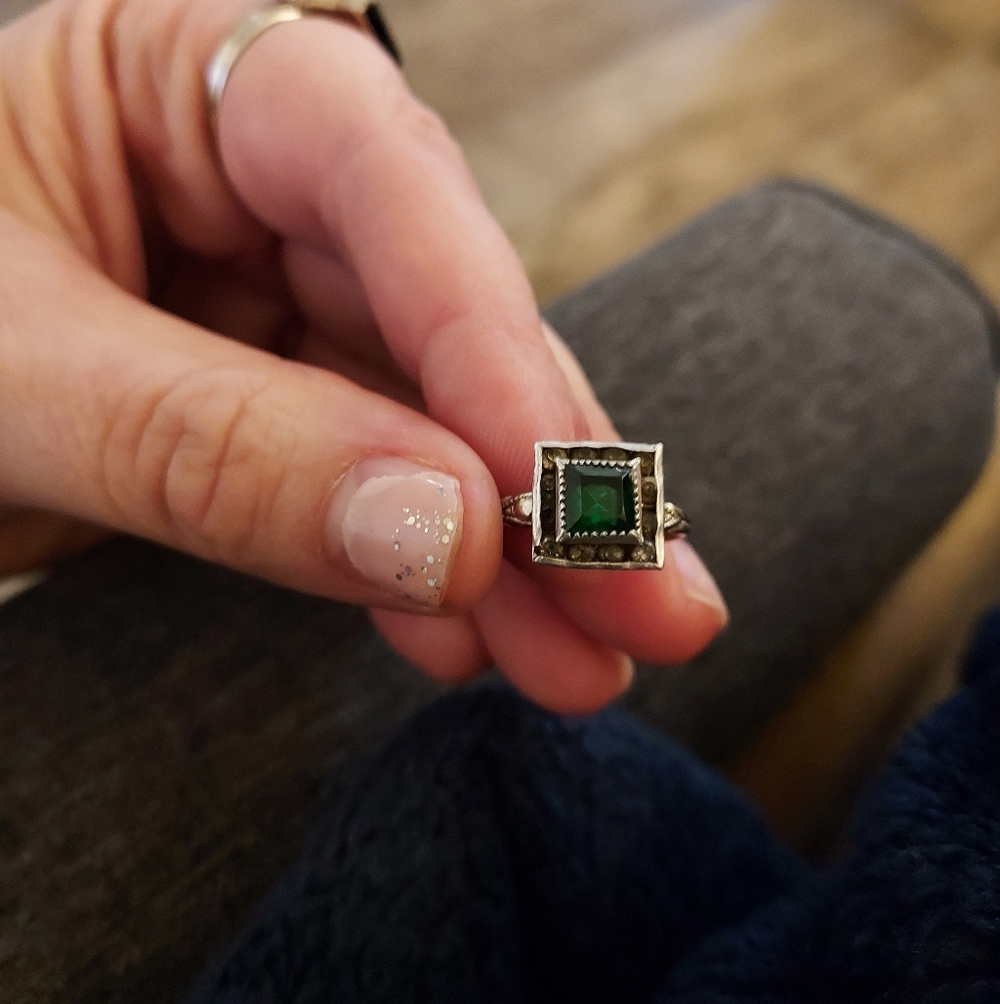 Sold On ♏️ Antique Green Paste Ring